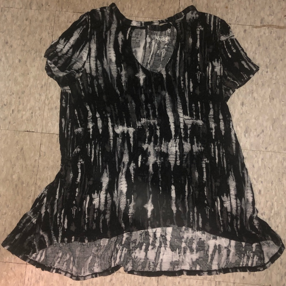 Black and white keyhole shirt